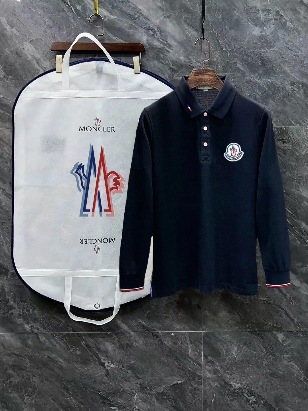MONCLER/ SS Polo 。 T . . ! Piquet , “ ”。 . , , logo ， ， ， ， ， ， 。 Black/White/ Size：M~3XL
